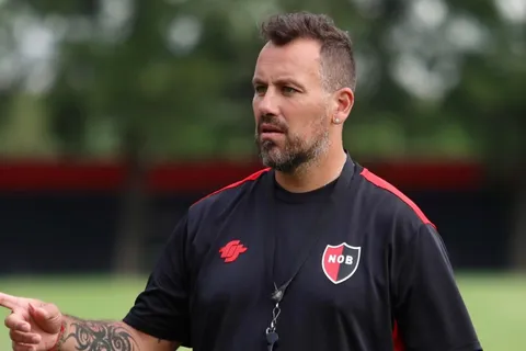 El Ogro Fabbiani pondría a un futbolista de Newell's que no juega hace 4 meses para enfrentar a Boca