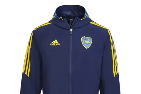 ¡Una locura! Así es la nueva campera de lluvia de Boca