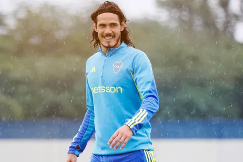 ¿Por qué Cavani todavía no jugó los amistosos y cuál es el plan que tiene Boca con él?