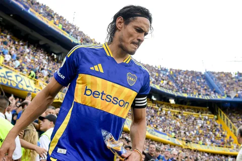 En Nacional descartan ir por Edinson Cavani: "No es el momento"