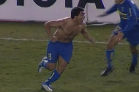 La historia inédita de los botines que usó Carlos Tevez cuando Boca eliminó a River de la Copa Libertadores 2004