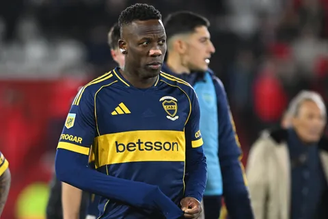 Importante ahorro para Boca: revelaron cuánto ganaba Luis Advíncula en el club
