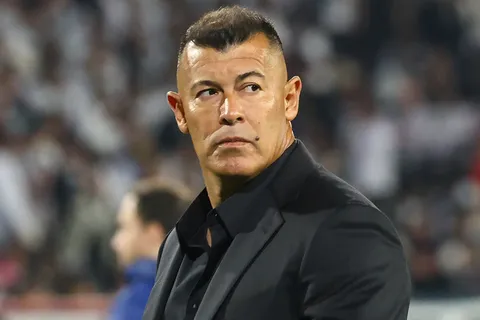 Jorge Almirón rechazó otras ofertas por si Riquelme le propone volver a Boca