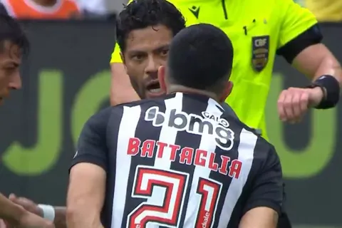 Hecho para Boca: el día en que Rodrigo Battaglia se le plantó a Hulk en Atlético Mineiro
