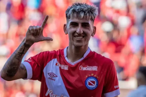 Alan Lescano, el primer apuntado de Riquelme para el Boca 2026