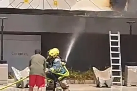 Incendio frente a La Bombonera en la previa de Boca vs. Riestra: qué pasó
