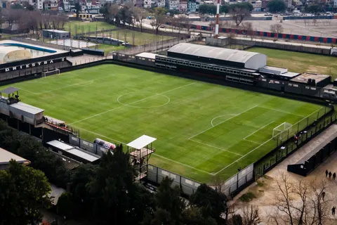 Boca jugará en la cancha de Riestra por primera vez: por qué es complicada para los grandes
