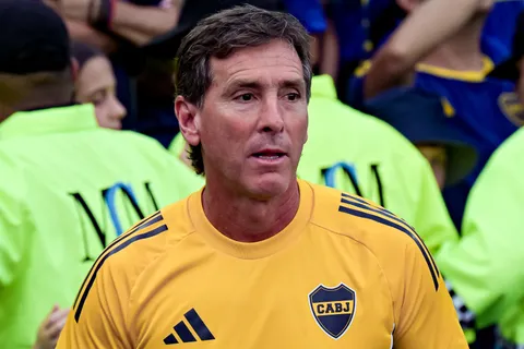 Alerta para Úbeda: Alan Velasco se hace estudios por una molestia en la rodilla tras el partido de Boca