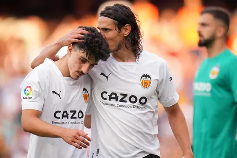 Qué dicen en España sobre el futuro de Cavani: "Valencia estaría encantado"