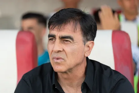Gustavo Quinteros, candidato a DT de Boca