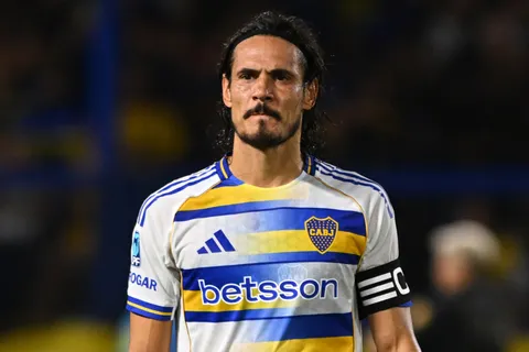 Cavani no será tenido en cuenta en Boca: la reacción del delantero a la decisión de Arruabarrena