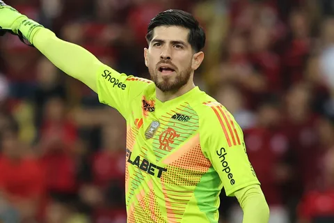 El blooper del año: nadie puede creer lo que hizo Agustín Rossi en pleno clásico entre Flamengo y Fluminense