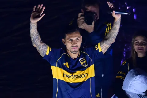 Un año de la vuelta de Paredes: qué cambió en Boca, dentro y fuera de la cancha, con el regreso del crack
