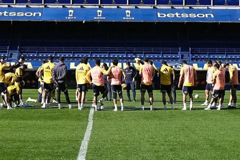 Williams Alarcón llegó a Boca hace poco, todavía no pudo afirmarse y el club lo respalda: "Necesita tiempo"