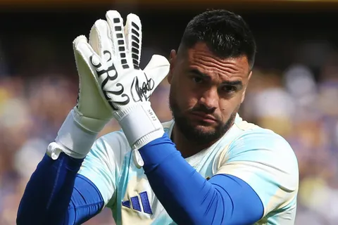 Habló Chiquito Romero: su salida de Boca, el mensaje para Riquelme y la pelea con el plateísta