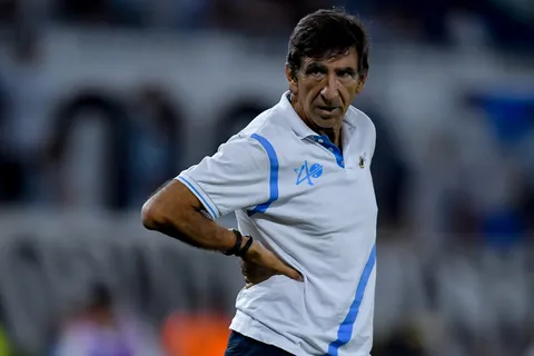 Las sorpresas de Gustavo Costas en la formación de Racing para enfrentar a Boca