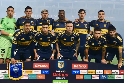 Los hinchas de Boca se hartaron: Carlos Palacios y Alan Velasco, los dos jugadores que se fueron silbados de La Bombonera
