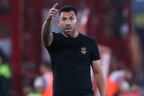 Carlos Tevez se va de Independiente y Guillermo Barros Schelotto suena como posible reemplazo