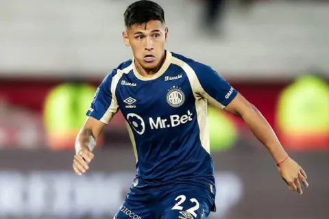 Cómo juega Leandro Lozano, el lateral derecho que está cerca de Boca