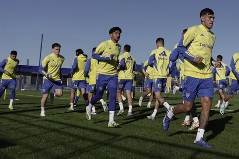 Inesperado problema en Boca: solo tendrá dos defensores centrales disponibles para el debut en la Liga Profesional