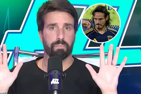 Flavio Azzaro liquidó a Cavani: "Le saca plata a Boca"
