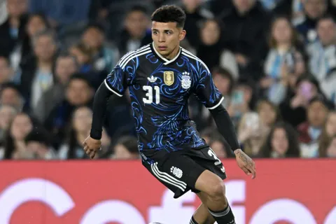 Leo Flores brilló otra vez con la Selección Argentina.