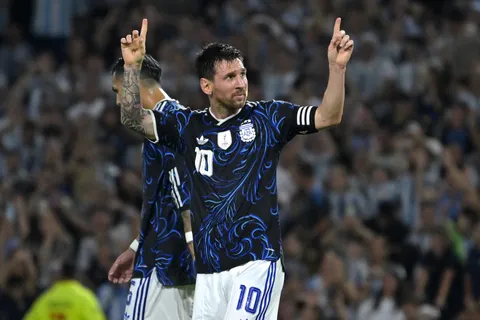 Messi se retira de la Selección Argentina: cuántas veces jugó en La Bombonera y su conexión con la hinchada azul y oro