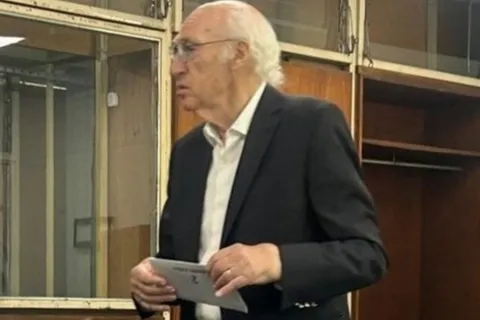 La foto viral de Carlos Bianchi en las elecciones 2025: "Todos somos la chica esa"