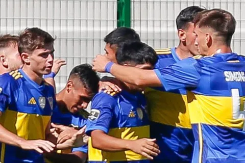El juvenil de Boca que llegó al club gracias a Facebook, impresionó a Gago y quiere meterse en el equipo