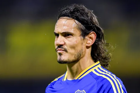 Sorpresa en Boca por dos lesionados: Cavani y Carlos Palacios trabajan aparte