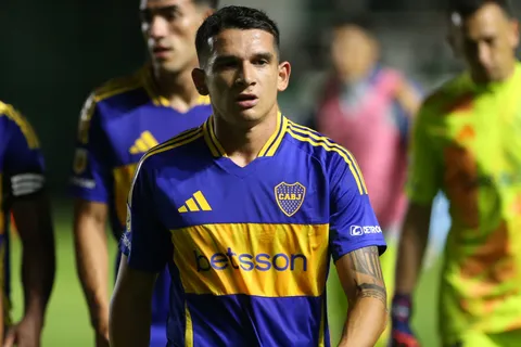 Claudio Úbeda analiza dejar en el banco a Lautaro Blanco en el Boca-Newell's