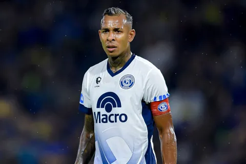Sebastián Villa recordó su salida de Boca y le dedicó el título a Miguel Russo: "Pocos creyeron"