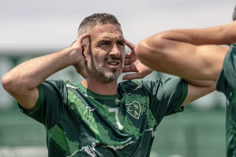 Lisandro López cambió camiseta con Pol Fernández tras el partido entre Boca y Sarmiento