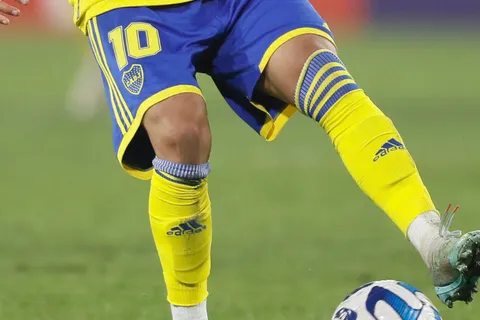 ¿Vuelve a Boca? Riquelme piensa repatriar a Luciano Acosta antes de lo pensado