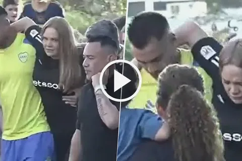 Sergio Romero asistiendo a su esposa, Eliana Guercio, tras su inconveniente