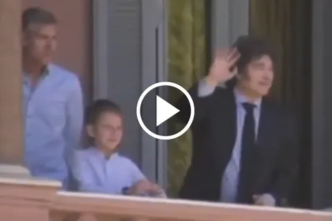 Martín Palermo junto a Javier Milei en la Casa Rosada