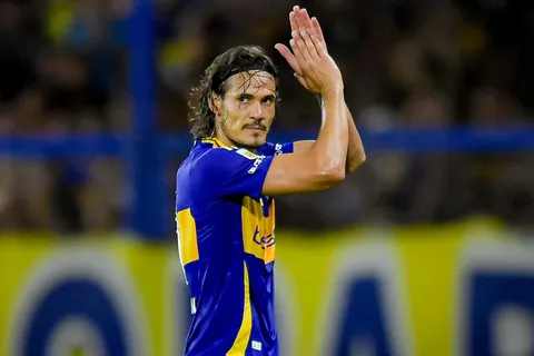 Edinson Cavani habló de la eliminación y de su gol errado: "Mil veces la vi"