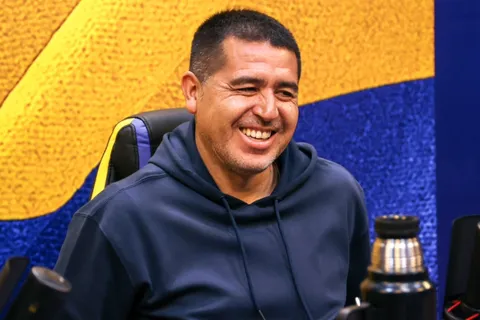 Los dos mejores jugadores de la historia, según Juan Román Riquelme: "Yo jugaba normal, ellos no"