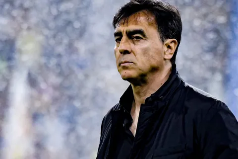 Gustavo Quinteros tiene que ser el DT de Boca: análisis de un entrenador ganador para un club en crisis