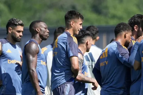 Quiénes son los dos juveniles de Boca que sorprendieron a Gago y podrían sumar minutos pronto