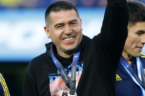 Riquelme avanza en su primer refuerzo: Boca se contactó con Álvaro Montero