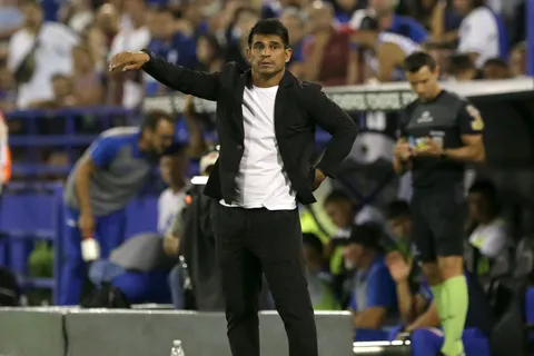 ¿No es intocable? Ibarra evalúa sacar a uno de los titulares más resistidos