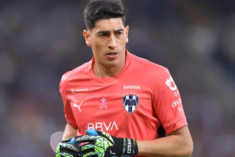 Sorpresa en el mercado: Esteban Andrada podría resolver el problema del arco de Boca, pero sin volver