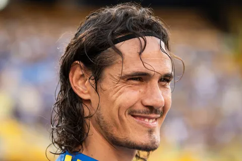Cambió de opinión: Nelson Pipino Cuevas ahora elogió a Edinson Cavani tras su gran racha goleadora