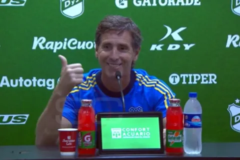 El grito del plantel de Boca que interrumpió la conferencia de Claudio Úbeda: "Escuchen..."