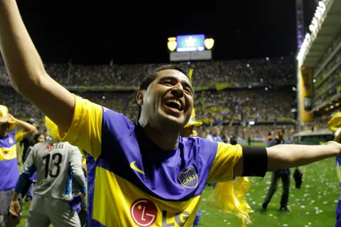 "Riquelme, yo te lo digo...": la nueva canción de Boca para la despedida de Román
