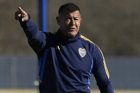 Ni Medina ni Varela: la inesperada variante de Almirón en el mediocampo