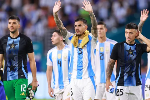 Cuti Romero elogió a Leandro Paredes en Boca y los hinchas lo pidieron: "Que venga"