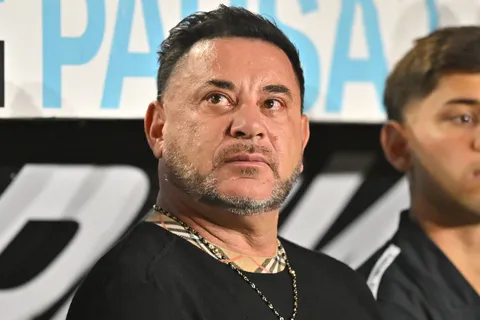 Mohamed lamentó que Riquelme no lo haya llamado para ser DT de Boca: "Ya va a llegar"
