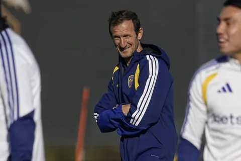 Planteo ofensivo: el equipo que probó Arruabarrena para Boca vs. Sarmiento